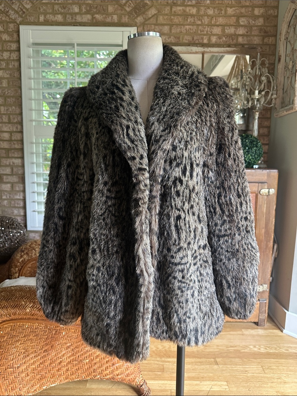 JORDACHE VINTAGE 1970 FAUX FUR COAT LARGE * MADE IN USA MOB WIVES